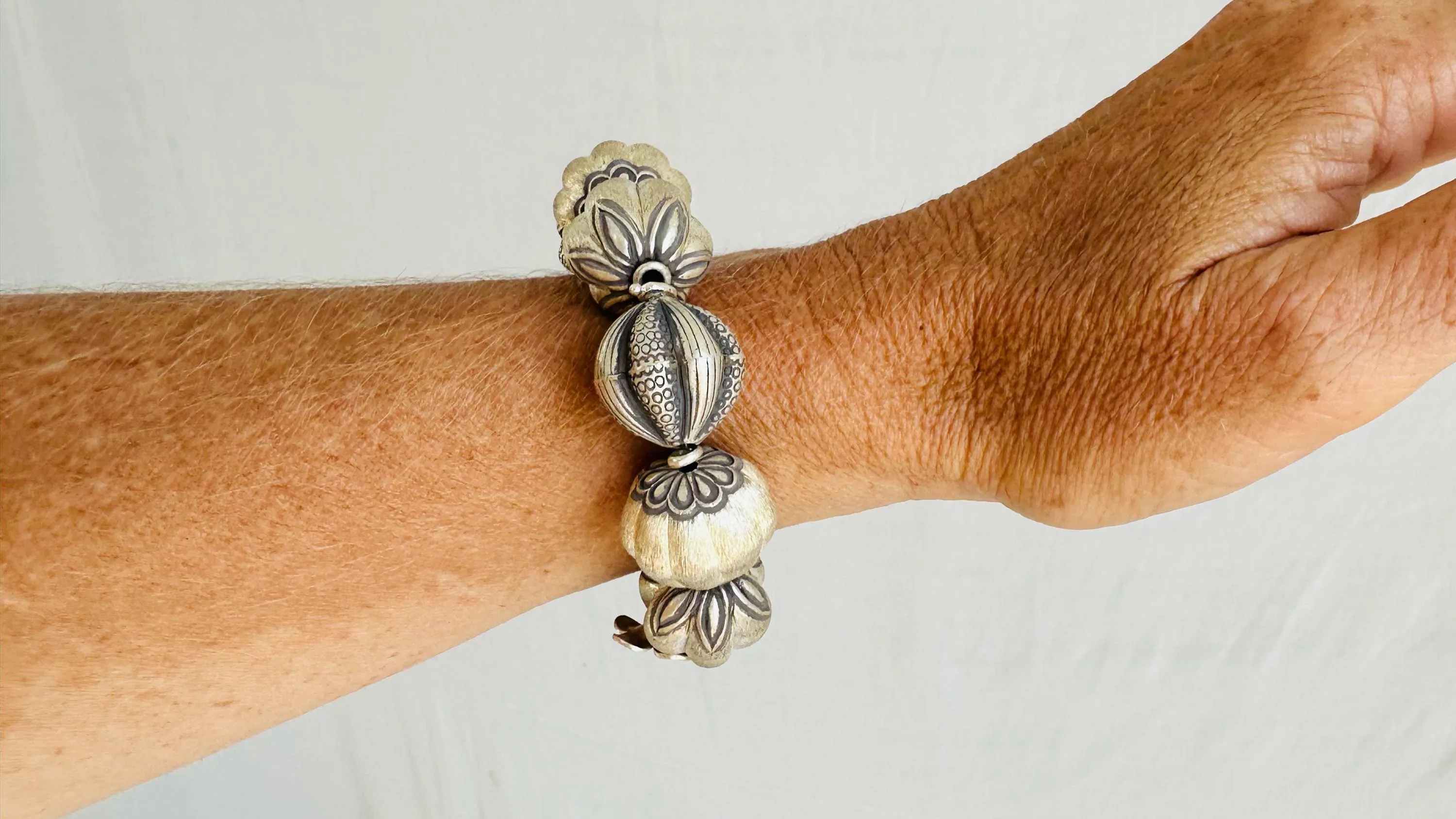 Silver Beaded Bracelet. Sterling Silver. Chunky. 2541