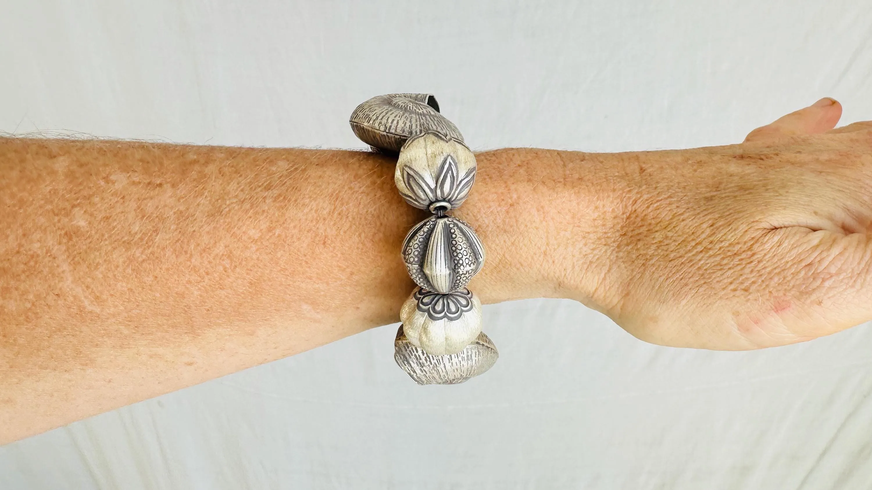 Silver Beaded Bracelet. Sterling Silver Shells. Chunky Jewelry. Gift for Her. 2680