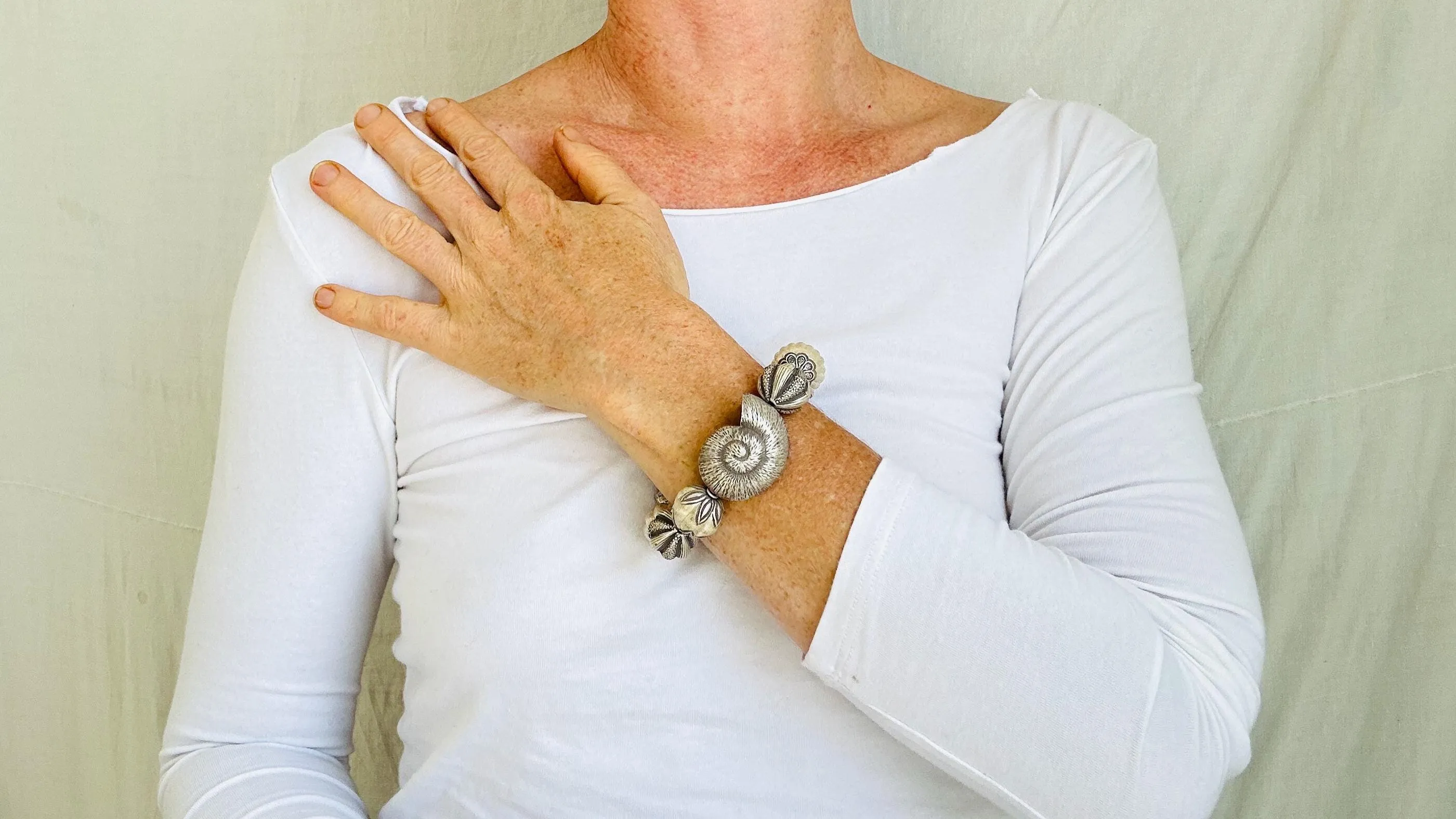 Silver Beaded Bracelet. Sterling Silver Shells. Chunky Jewelry. Gift for Her. 2680