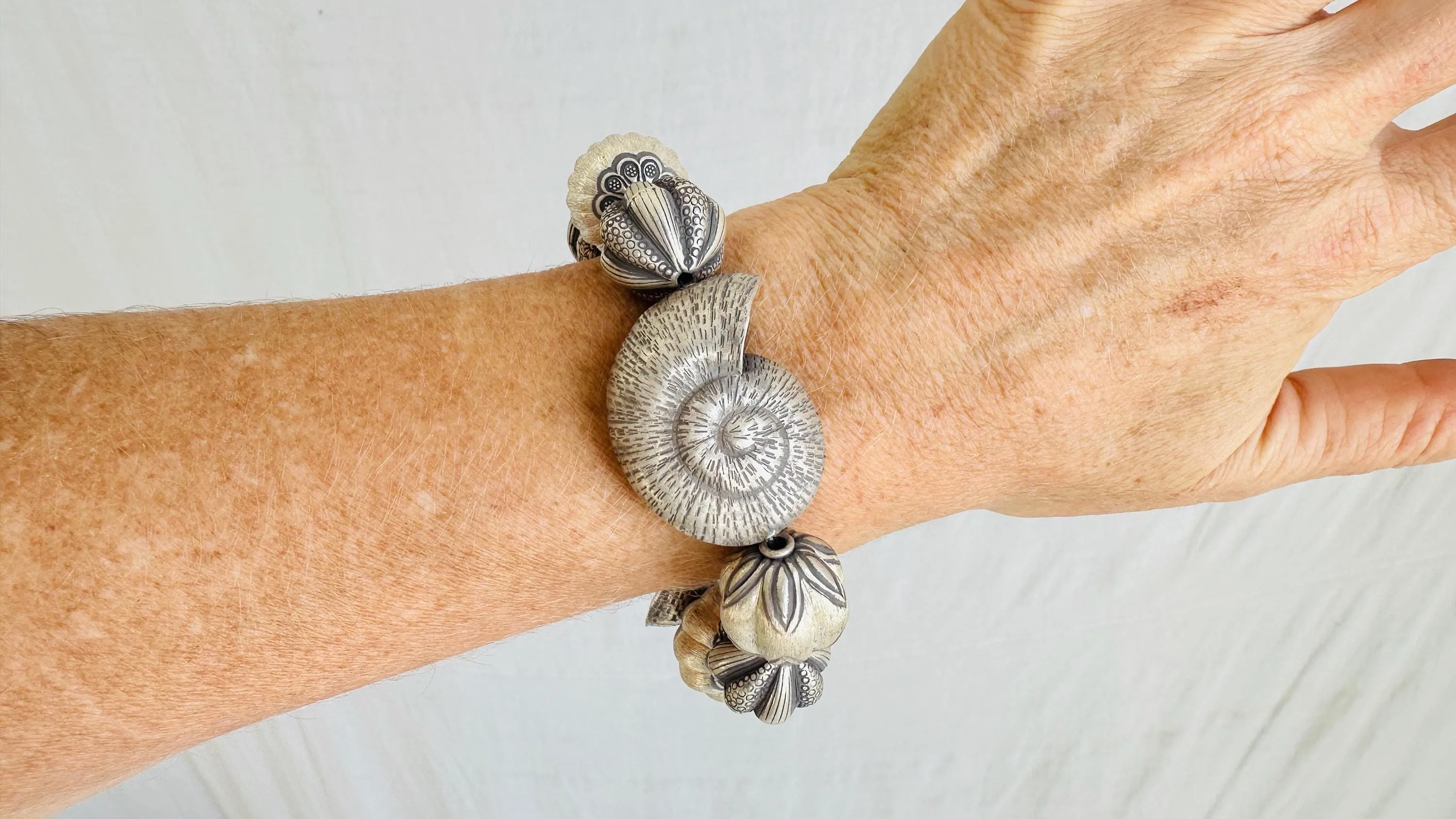 Silver Beaded Bracelet. Sterling Silver Shells. Chunky Jewelry. Gift for Her. 2680