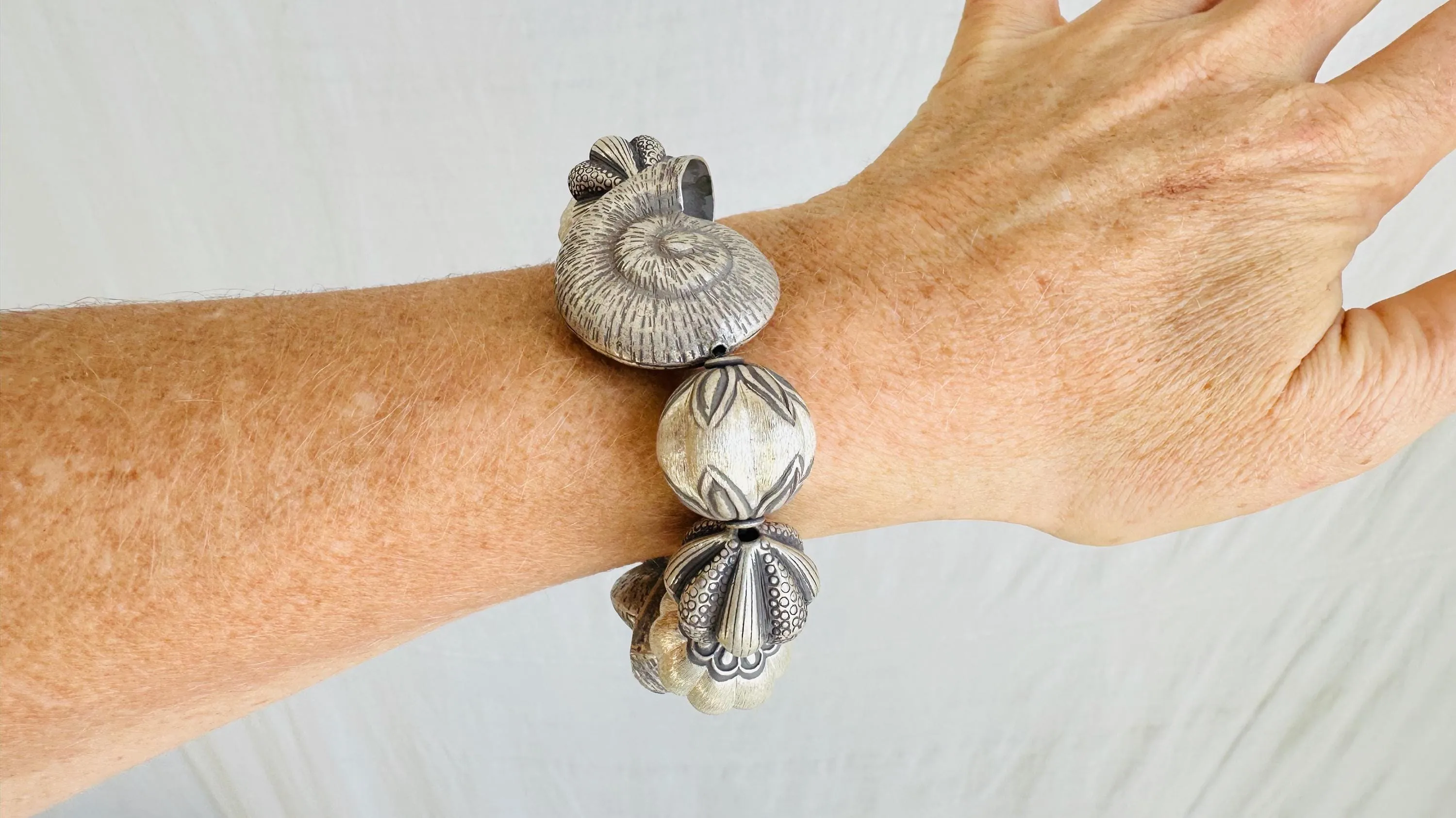 Silver Beaded Bracelet. Sterling Silver Shells. Chunky Jewelry. Gift for Her. 2680